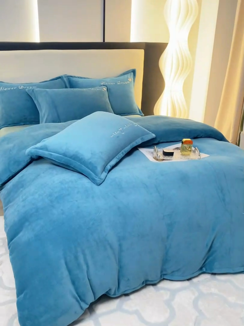 91家纺网 家纺一手货源 找家纺 晶缦家纺 2024新款高克重牛奶绒刺绣花四件套 花仙子-雅绿