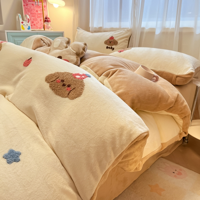 91家纺网 家纺一手货源 找家纺 慕尚家纺 2025新款牛奶绒毛巾绣刺绣四件套 球球 咖