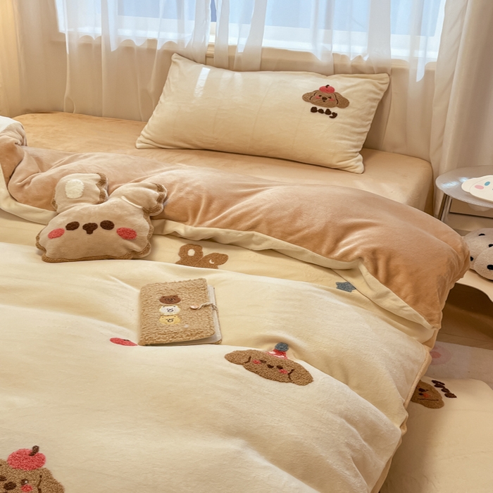 91家纺网 家纺一手货源 找家纺 慕尚家纺 2025新款牛奶绒毛巾绣刺绣四件套 球球 咖