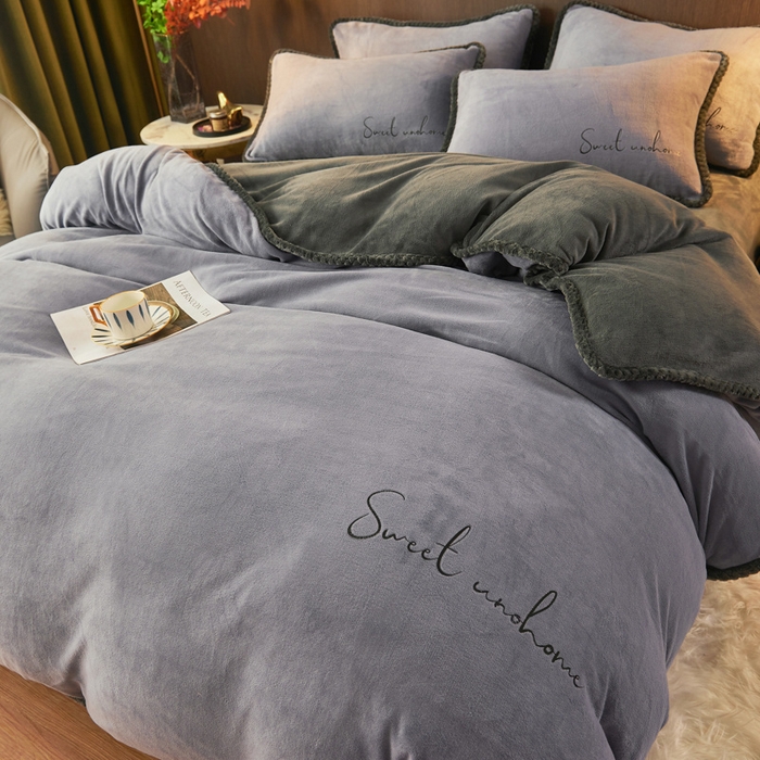 91家纺网 家纺一手货源 找家纺 吾诺 2024新款双拼色牛奶绒四件套 风格一 双拼兰灰