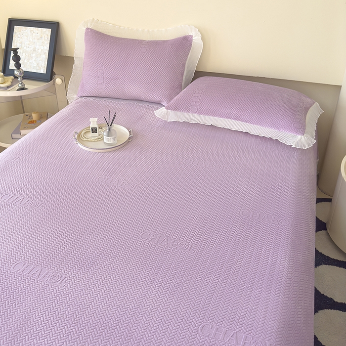 91家纺网 家纺一手货源 找家纺 冬然家纺 2024新款雕花绒床盖四件套系列 大麦穗-紫