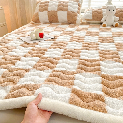 91家纺网 家纺一手货源 找家纺 （总）梵朴 2024新款北极绒牛奶绒床垫床褥床护垫