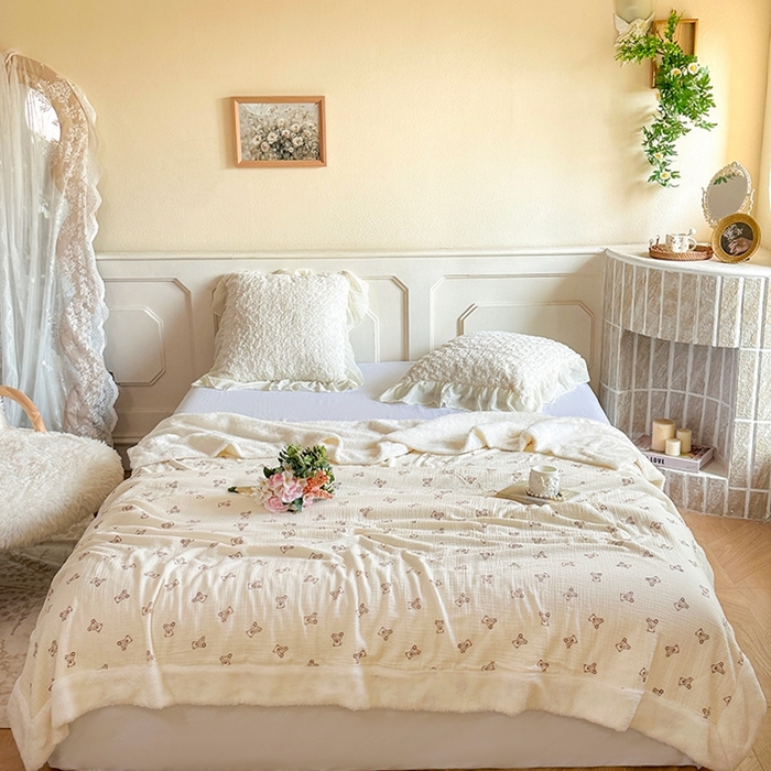 91家纺网 家纺一手货源 找家纺 木楌家居 2025新款皱绉纱空调盖被毯 快乐小熊