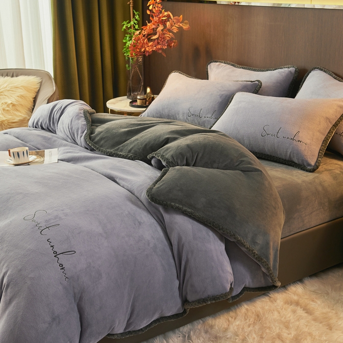 91家纺网 家纺一手货源 找家纺 吾诺 2024新款双拼色牛奶绒四件套 风格一 双拼兰灰