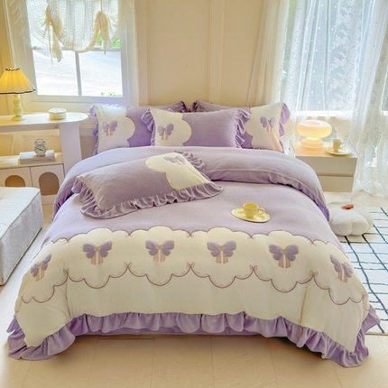 91家纺网 家纺一手货源 找家纺 （总）豪美鑫 2025新款牛奶绒刺绣韩版花边四件套-蝴蝶仙子