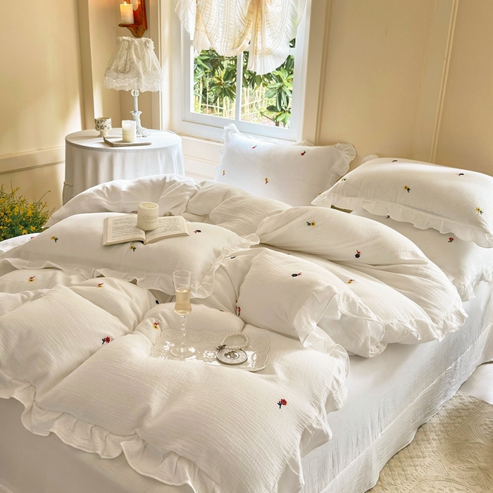 91家纺网 家纺一手货源 找家纺 木楌 2024全棉皱皱纱荷叶边刺绣工艺款四件套 乔伊斯花园