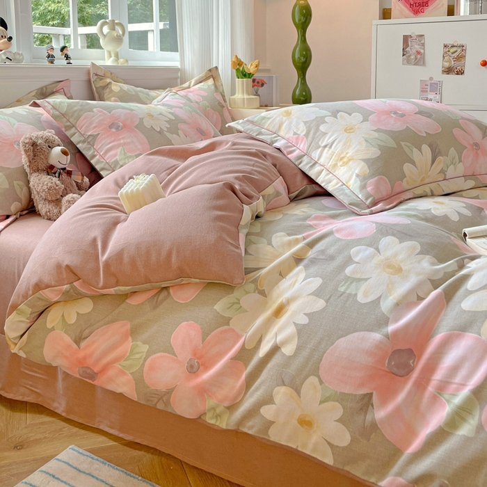 91家纺网 家纺一手货源 找家纺 暖芯优选 2025直播热款加厚全棉磨毛四件套喷气印花纯棉（一字绣工艺款）学生三件套9月上新 花意