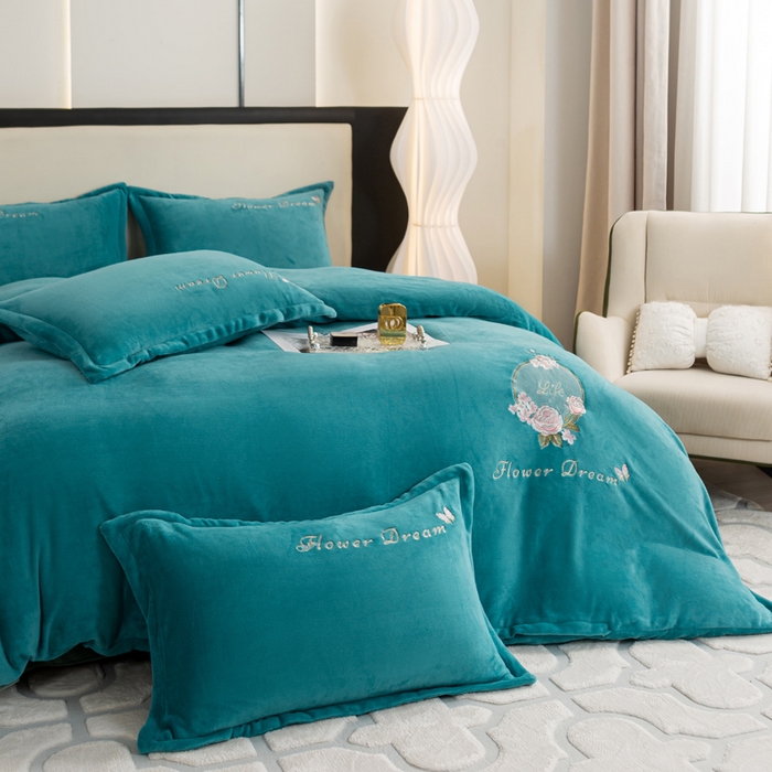 91家纺网 家纺一手货源 找家纺 晶缦家纺 2024新款高克重牛奶绒刺绣花四件套 花仙子-雅绿