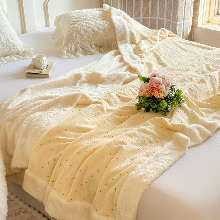 91家纺网 家纺一手货源 找家纺 木楌家居 2025新款皱绉纱空调盖被毯 波点暖暖