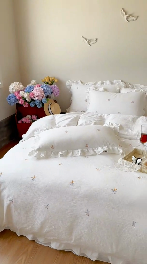 91家纺网 家纺一手货源 找家纺 木楌 2024全棉皱皱纱荷叶边刺绣工艺款四件套 文汐