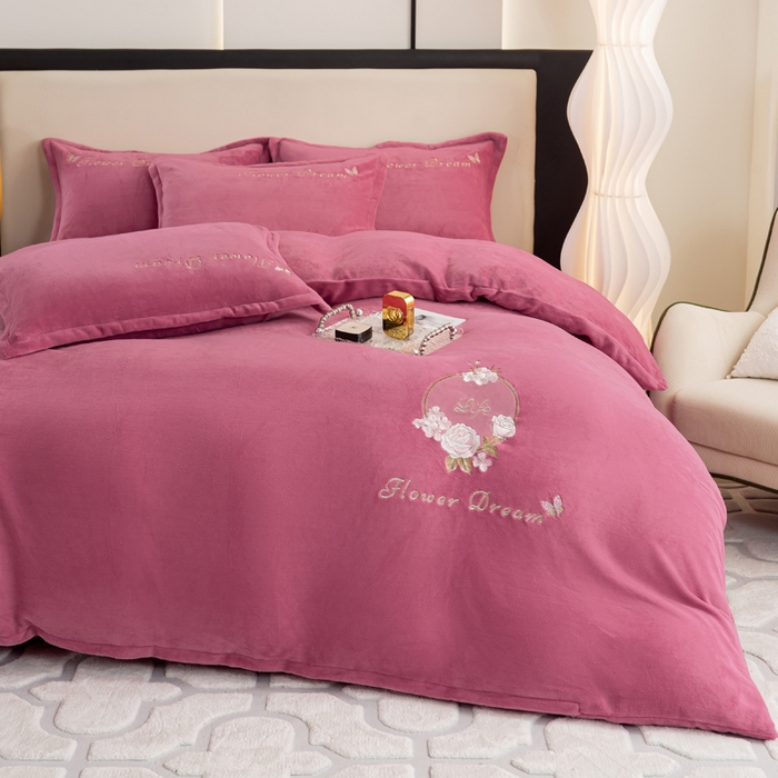 91家纺网 家纺一手货源 找家纺 晶缦家纺 2024新款高克重牛奶绒刺绣花四件套 花仙子-豆沙