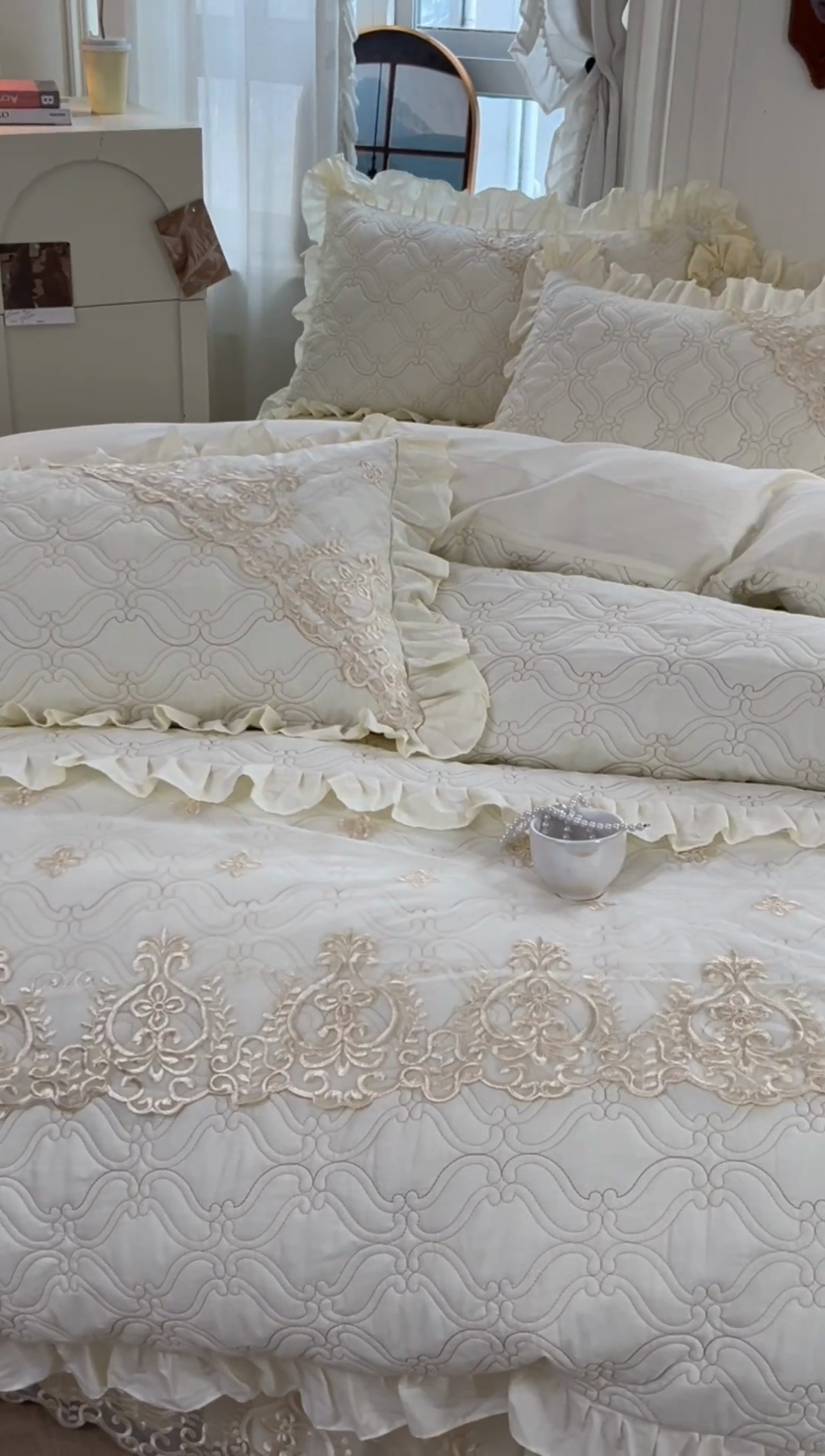 91家纺网 家纺一手货源 找家纺 罗艺轩 2024新款公主风全棉加厚可脱卸床笠式床裙四件套 慕雅-奶昔