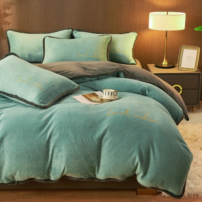 91家纺网 家纺一手货源 找家纺 吾诺 2024新款双拼色牛奶绒四件套 风格一 双拼湖兰