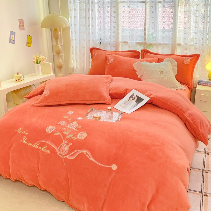 91家纺网 家纺一手货源 找家纺 晶缦家纺 2024新款高克重牛奶绒刺绣花四件套 点点花季-香橙