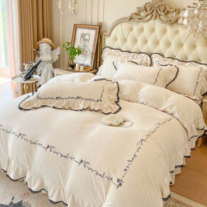 91家纺网 家纺一手货源 找家纺 亲亲公主 2025新款全消光230克A类牛奶绒绣花四件套- 梦幻巴黎 玫瑰