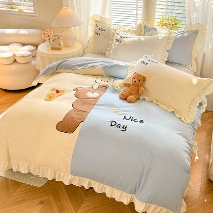 绒兔兔 2024新款棉加牛奶绒贴布绣四件套 可爱熊仔-浅兰