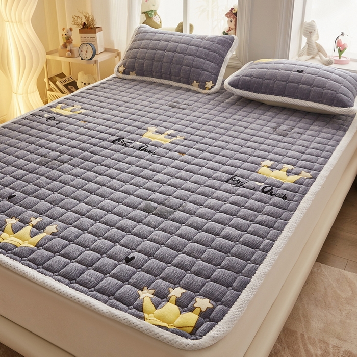 91家纺网 家纺一手货源 找家纺 东宇床垫 2024新款牛奶绒床褥大床 皇冠