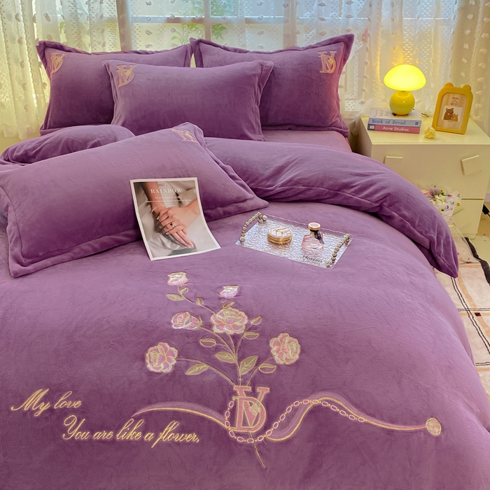 91家纺网 家纺一手货源 找家纺 晶缦家纺 2024新款高克重牛奶绒刺绣花四件套 点点花季-淡紫