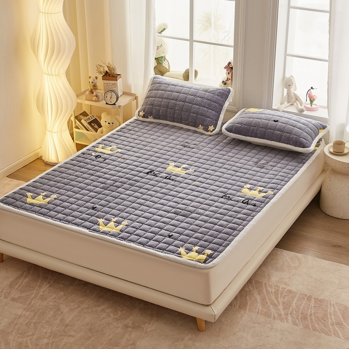 91家纺网 家纺一手货源 找家纺 东宇床垫 2024新款牛奶绒床褥大床 皇冠