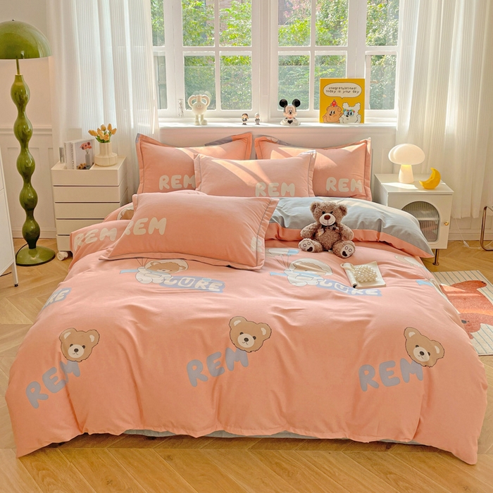 91家纺网 家纺一手货源 找家纺 暖芯优选 2025直播热款加厚全棉磨毛四件套喷气印花纯棉（一字绣工艺款）学生三件套9月上新 小熊