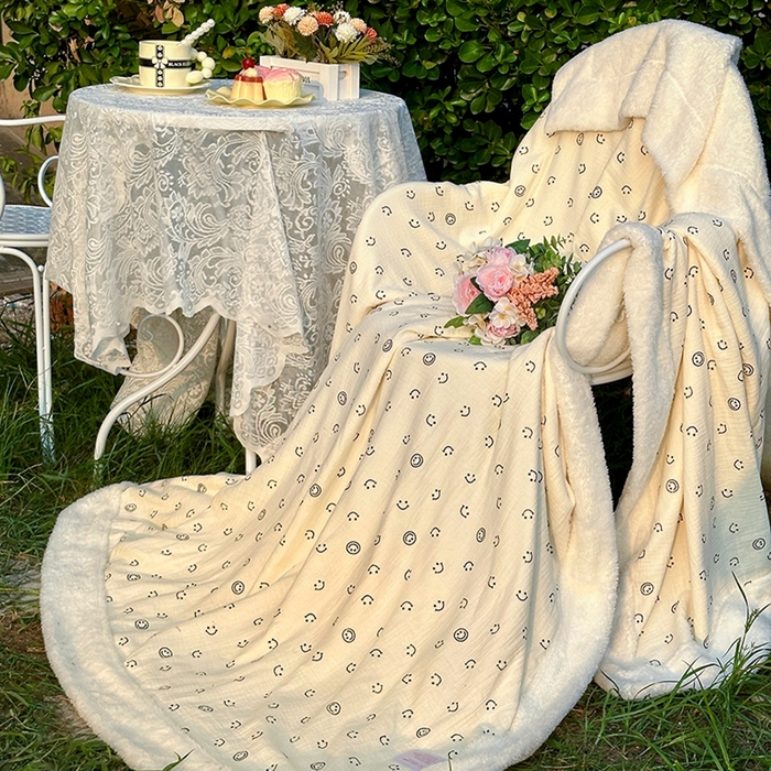 91家纺网 家纺一手货源 找家纺 木楌家居 2025新款皱绉纱空调盖被毯 乐乐