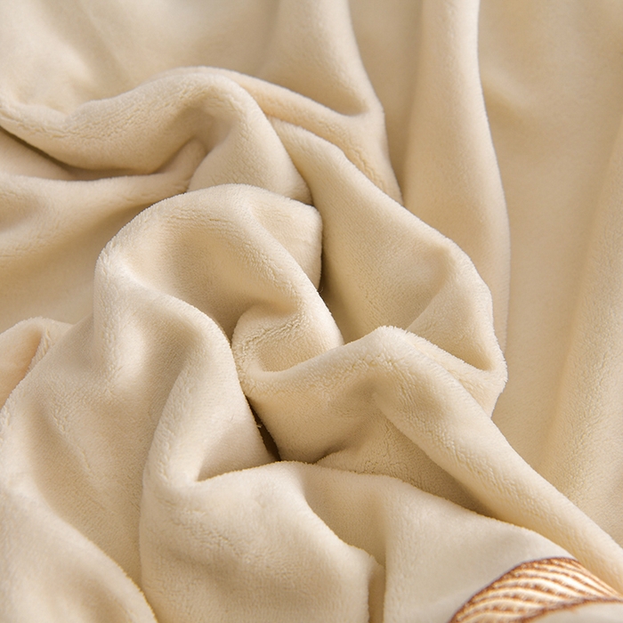 91家纺网 家纺一手货源 找家纺 云家 （包含买家秀）2024新款高克重牛奶绒纯色双拼刺绣四件套珊瑚绒 凯迪系列 凯迪-奶昔白+豆绿