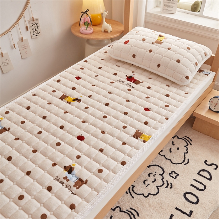 91家纺网 家纺一手货源 找家纺 东宇床垫 2025新款牛奶绒床褥学生床 波点腊肠狗