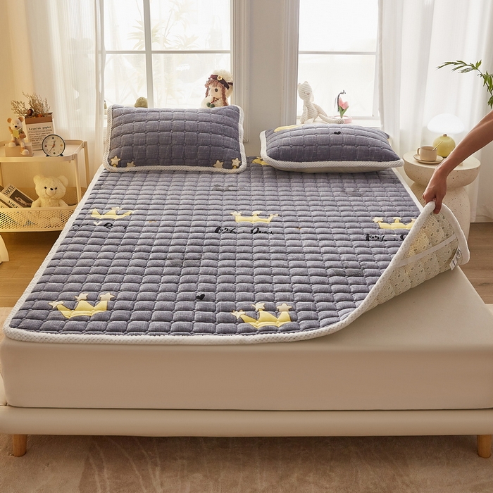 91家纺网 家纺一手货源 找家纺 东宇床垫 2024新款牛奶绒床褥大床 皇冠