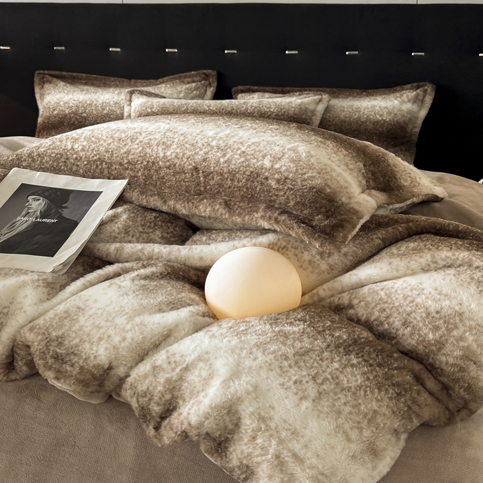 91家纺网 家纺一手货源 找家纺 慕尚家纺 2025新款高端亲肤舒适暖芙兔毛四件套 暖芙-白调咖