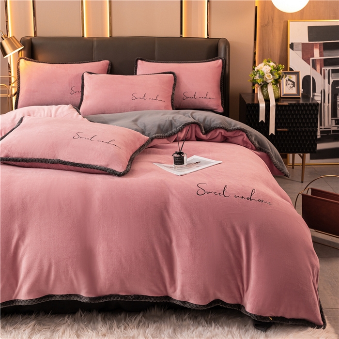 91家纺网 家纺一手货源 找家纺 吾诺 2024新款双拼色牛奶绒四件套 风格二 双拼豆沙