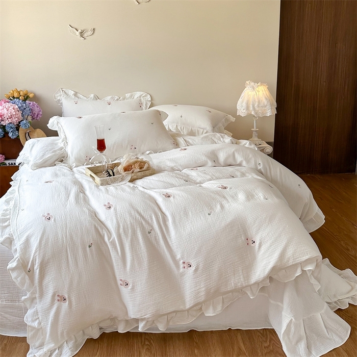 91家纺网 家纺一手货源 找家纺 木楌 2024全棉皱皱纱荷叶边刺绣工艺款四件套 米菲