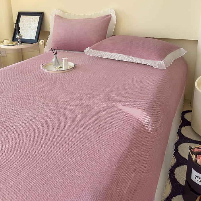 91家纺网 家纺一手货源 找家纺 冬然家纺 2024新款雕花绒床盖四件套系列 小麦穗-豆沙粉