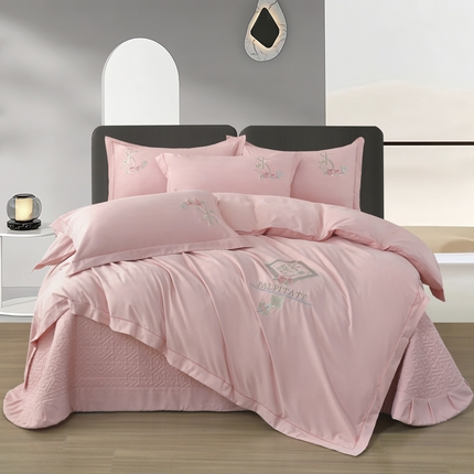 91家纺网 家纺一手货源 找家纺 （总）OL家纺 2024新款磨毛肌理纹刺绣轻奢风床盖夹棉四件套--卡布奇诺