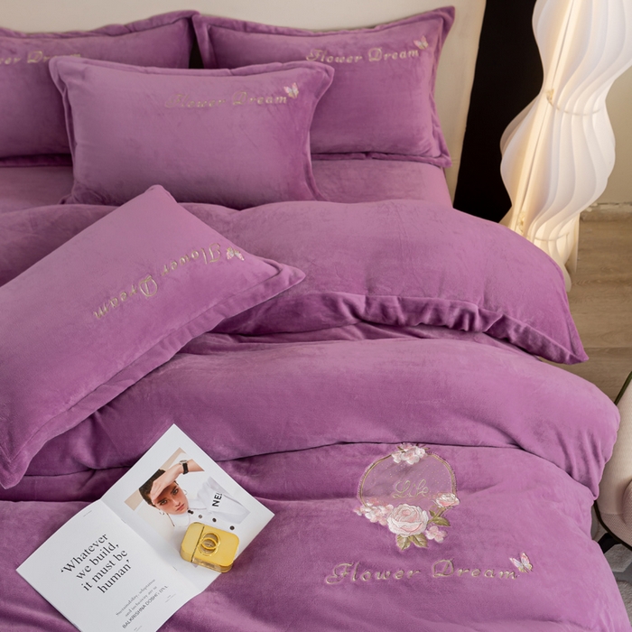 91家纺网 家纺一手货源 找家纺 晶缦家纺 2024新款高克重牛奶绒刺绣花四件套 花仙子-淡紫