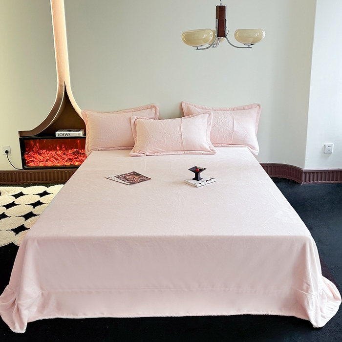 91家纺网 家纺一手货源 找家纺 宜家坊 2024新款法式轻奢全消光牛奶绒雕花拼接刺绣四件套-丛林猎豹（含无纺布包装） 丛林猎豹-奶油粉