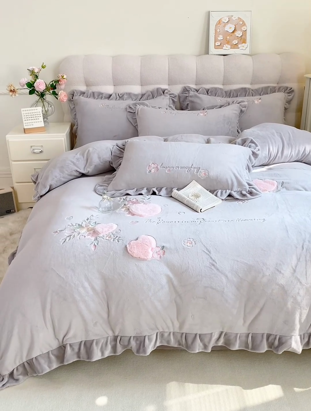 91家纺网 家纺一手货源 找家纺 蜜柚 2024新款全消光高克重韩版小清新贴布绣四件套 花妍-灰