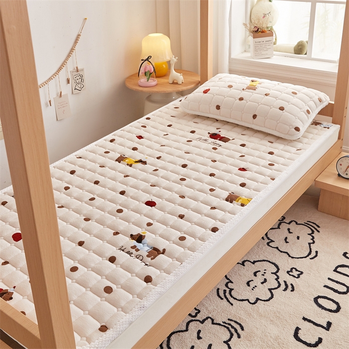 91家纺网 家纺一手货源 找家纺 东宇床垫 2025新款牛奶绒床褥学生床 波点腊肠狗