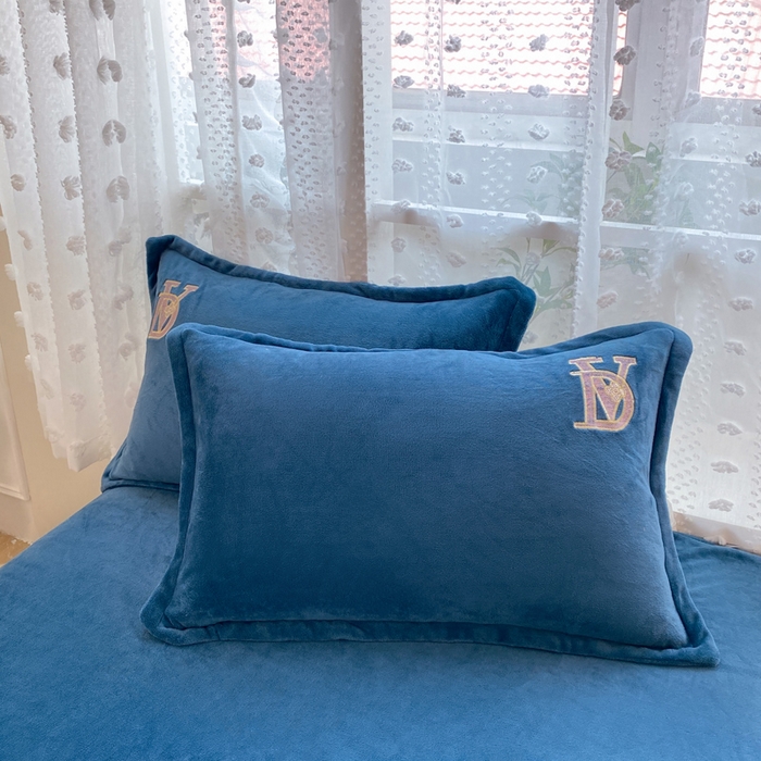 91家纺网 家纺一手货源 找家纺 （总）高克重牛奶绒刺绣花四件套舒适厚实冬季保暖牛奶绒四件套田园花卉系列