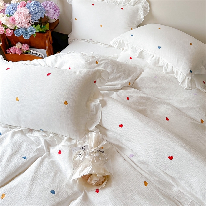 91家纺网 家纺一手货源 找家纺 木楌 2024全棉皱皱纱荷叶边刺绣工艺款四件套 爱恋