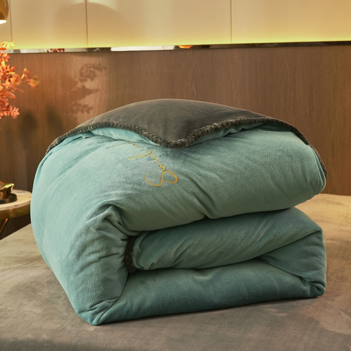 91家纺网 家纺一手货源 找家纺 吾诺 2024新款双拼色牛奶绒四件套 风格一 双拼湖兰