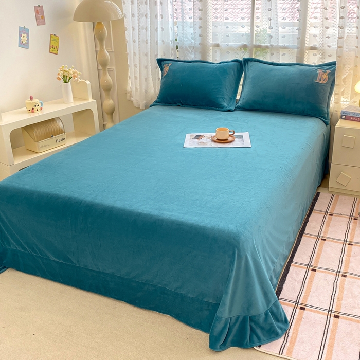 91家纺网 家纺一手货源 找家纺 晶缦家纺 2024新款高克重牛奶绒刺绣花四件套 点点花季-雅绿