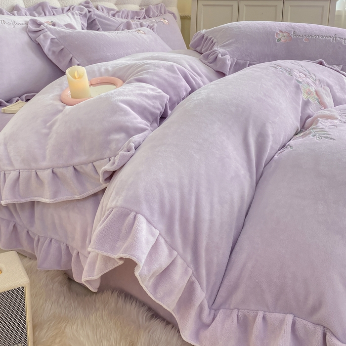 91家纺网 家纺一手货源 找家纺 蜜柚 2024新款全消光高克重韩版小清新贴布绣四件套 花妍-紫