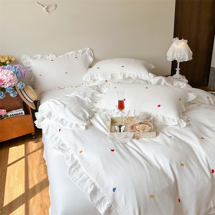 91家纺网 家纺一手货源 找家纺 木楌 2024全棉皱皱纱荷叶边刺绣工艺款四件套 爱恋