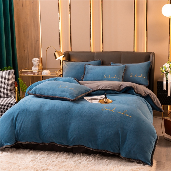 91家纺网 家纺一手货源 找家纺 吾诺 2024新款双拼色牛奶绒四件套 风格二 双拼中蓝