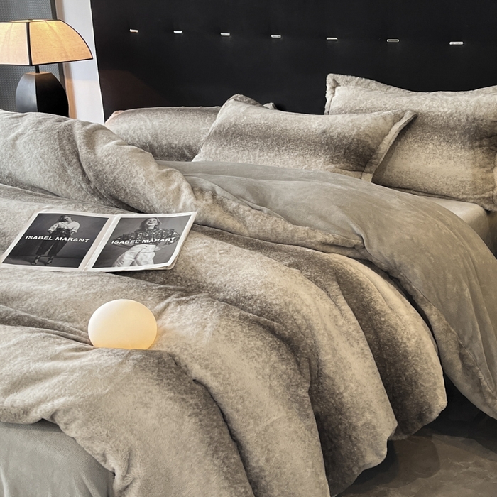 91家纺网 家纺一手货源 找家纺 慕尚家纺 2025新款高端亲肤舒适暖芙兔毛四件套 暖芙-灰棕