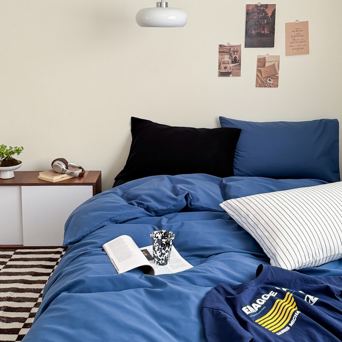 91家纺网 家纺一手货源 找家纺 艾沁家纺 2024新款简约风全棉色织水洗棉混搭四件套 深蓝+黑（深蓝枕+黑色枕）