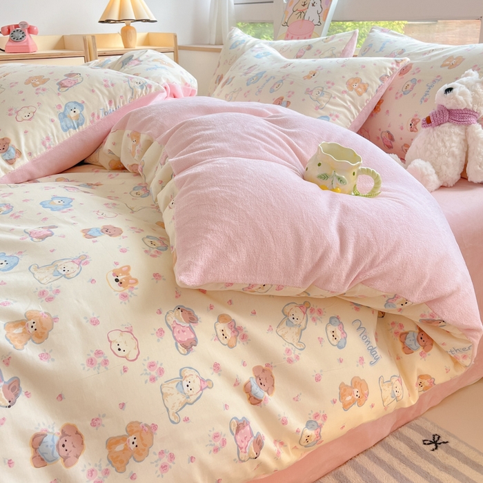 91家纺网 家纺一手货源 找家纺 麦伦家居 2024秋冬新品 多功能床品全棉+牛奶绒四件套 1狗狗家族