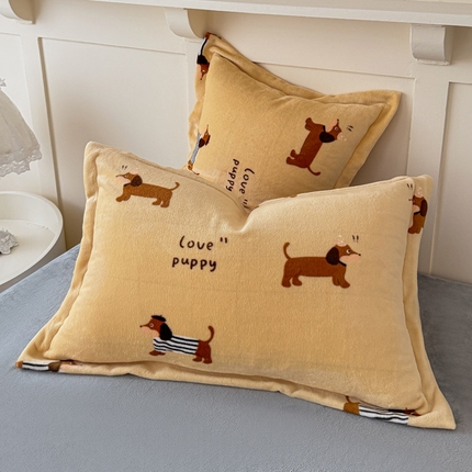 妖妖家纺 2024新款200克牛奶绒单枕套 腊肠狗狗