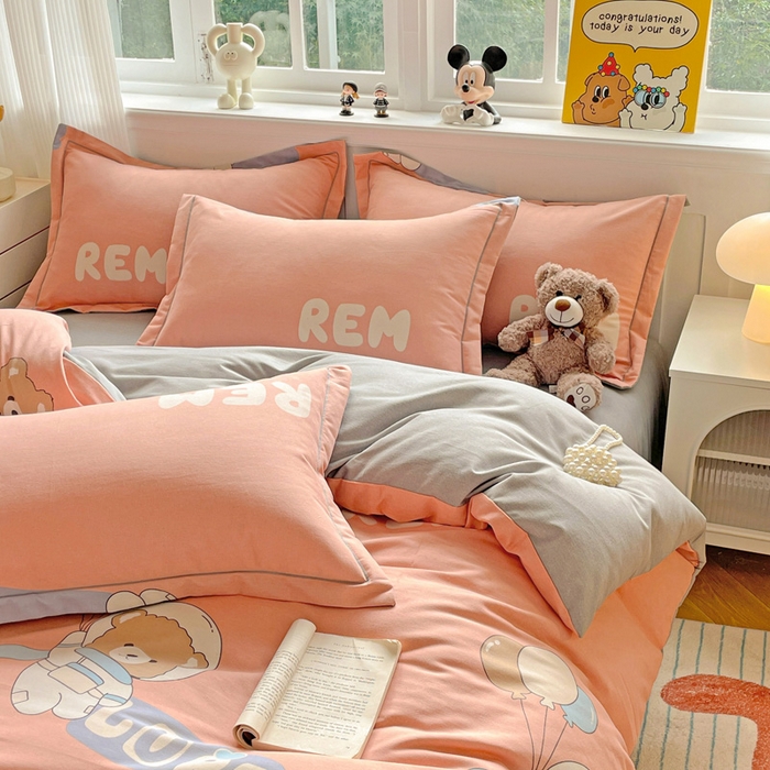 91家纺网 家纺一手货源 找家纺 暖芯优选 2025直播热款加厚全棉磨毛四件套喷气印花纯棉（一字绣工艺款）学生三件套9月上新 小熊