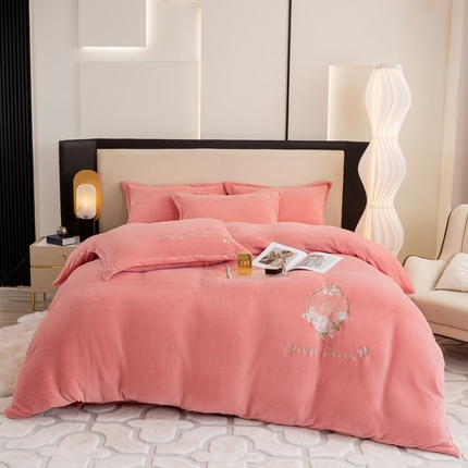 晶缦家纺 2024新款高克重牛奶绒刺绣花四件套 花仙子-玉粉